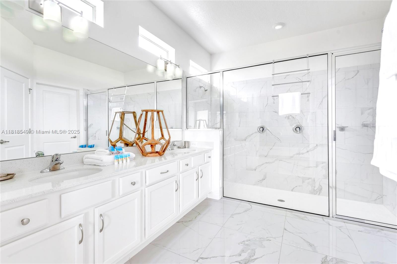 VERANDA PALMS - Residential