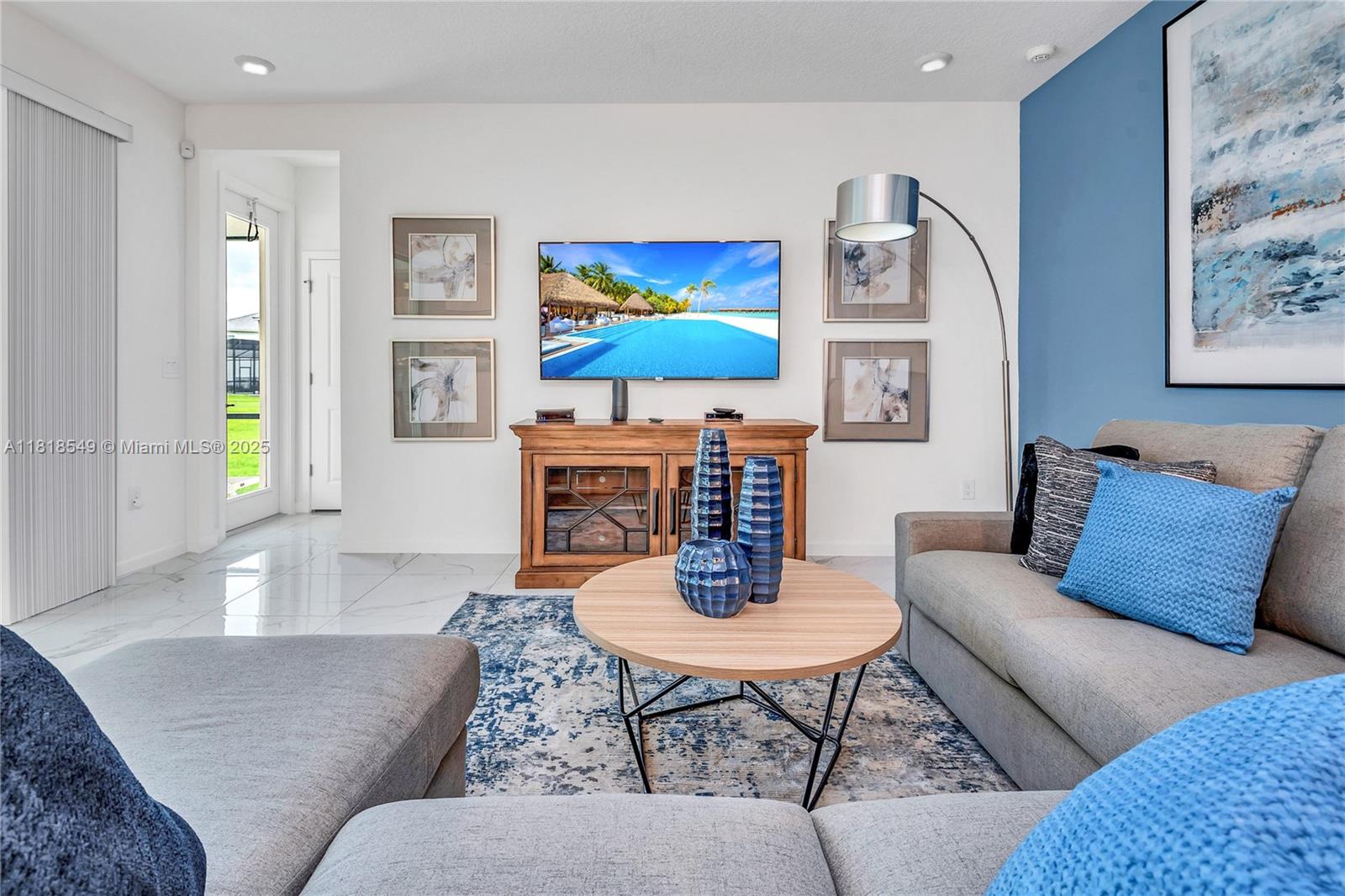 VERANDA PALMS - Residential