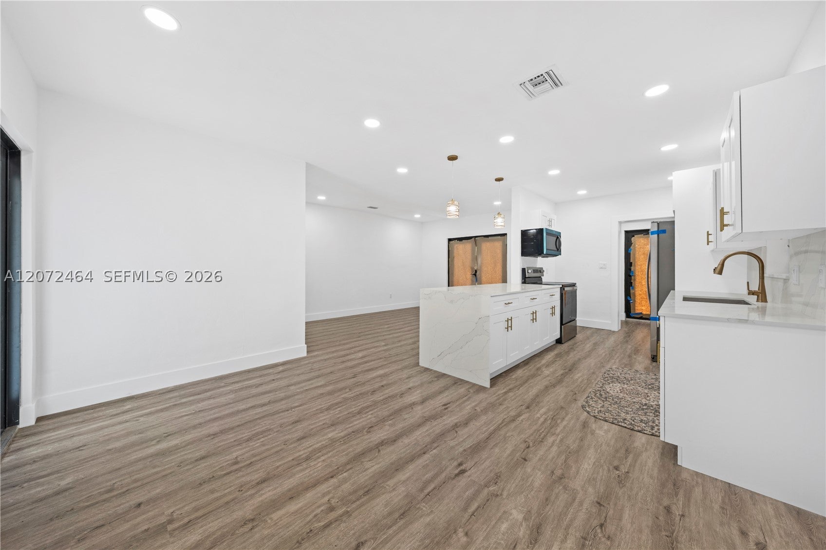 1014 W 66th St
