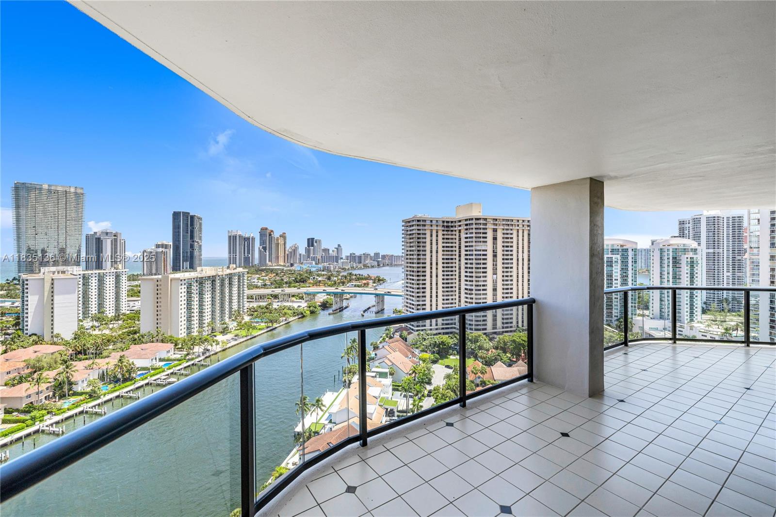 19667 Turnberry Way 23A/B, Aventura, FL, 33180/$1,350,000 3 19667 Turnberry Way 23A/B