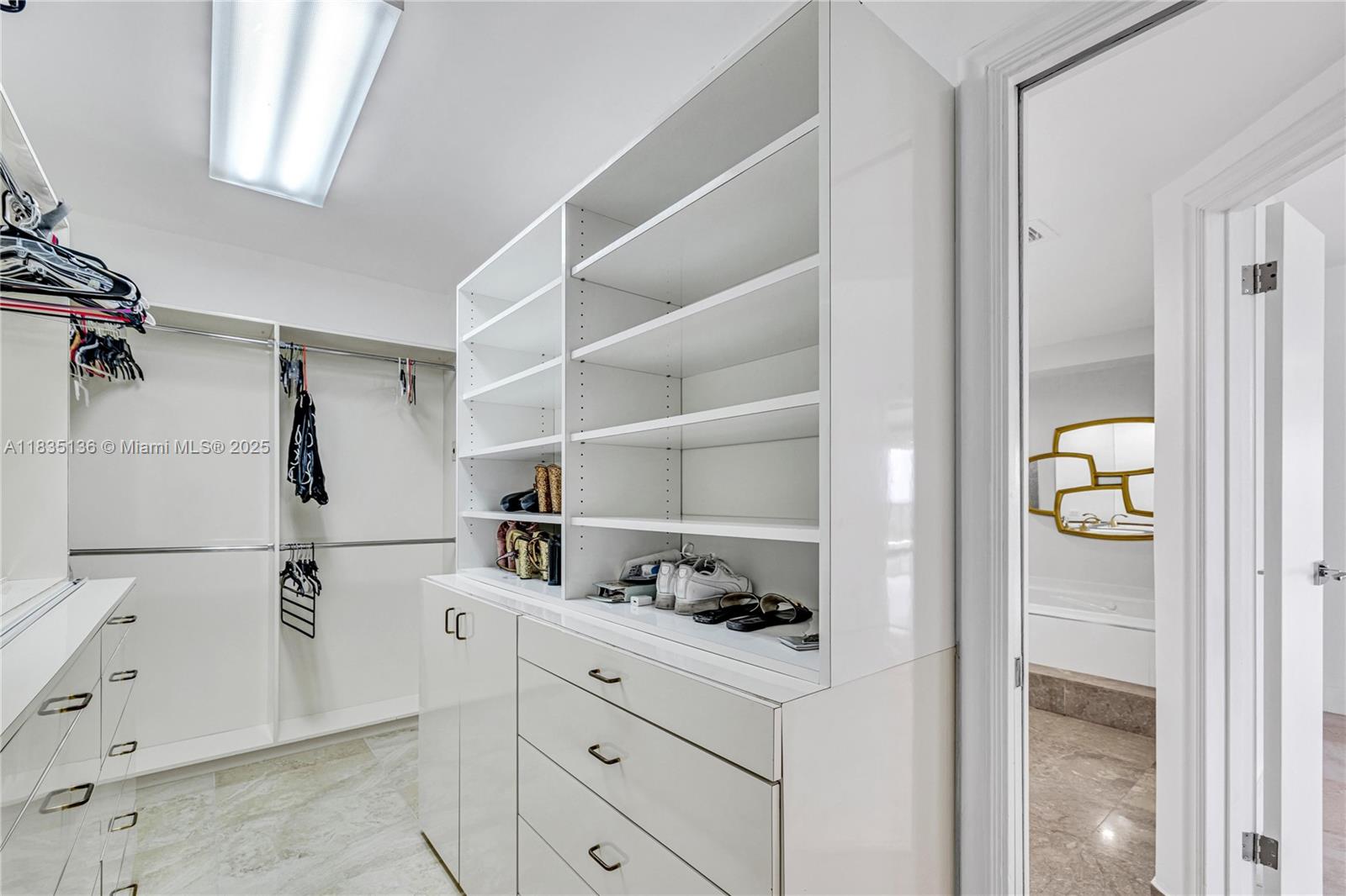 TURNBERRY ISLE SOUTH COND - Residential