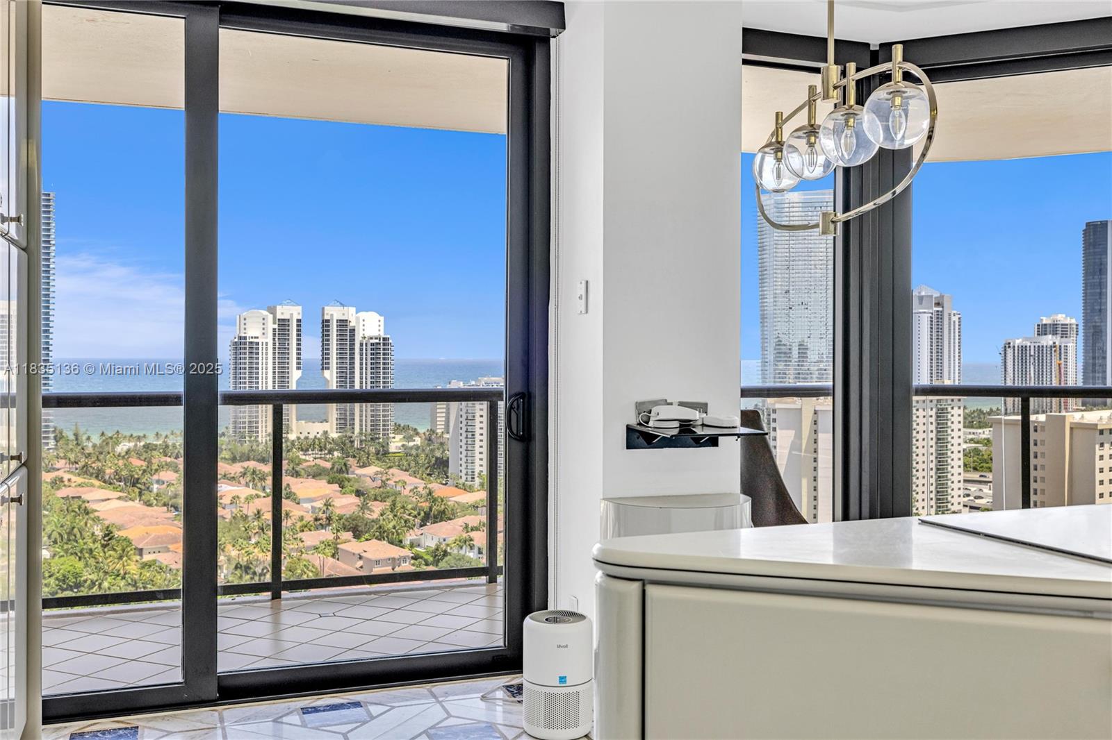 TURNBERRY ISLE SOUTH COND - Residential