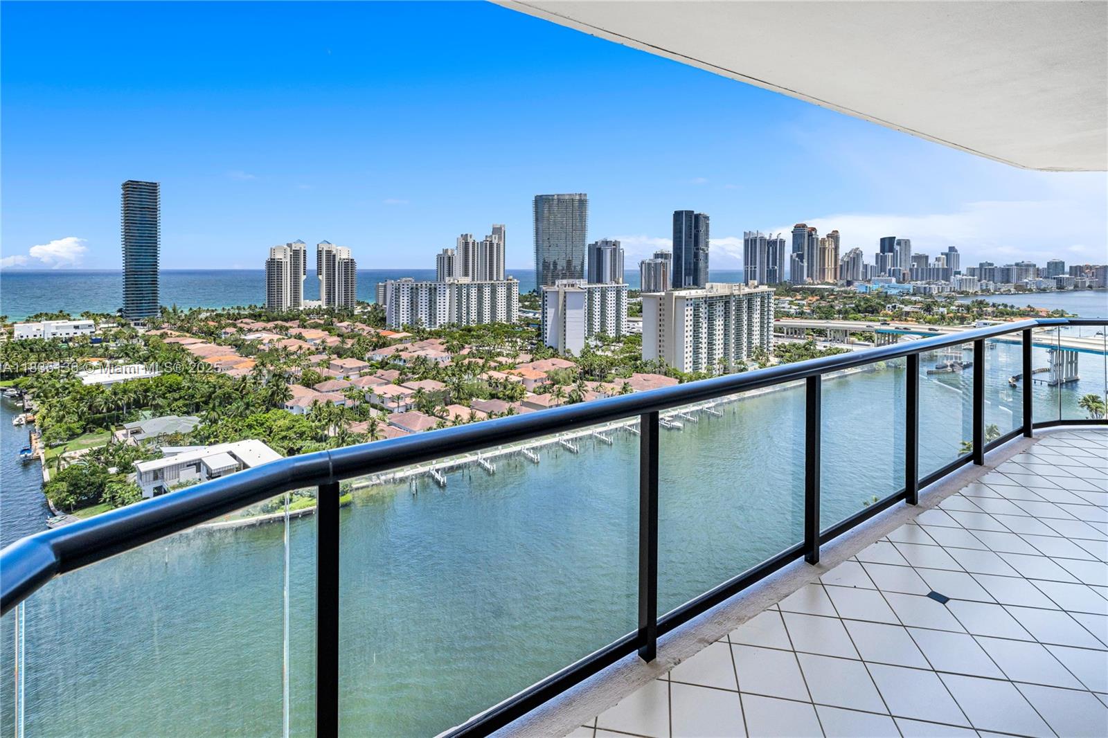 19667 Turnberry Way 23A/B, Aventura, FL, 33180/$1,350,000 2 19667 Turnberry Way 23A/B