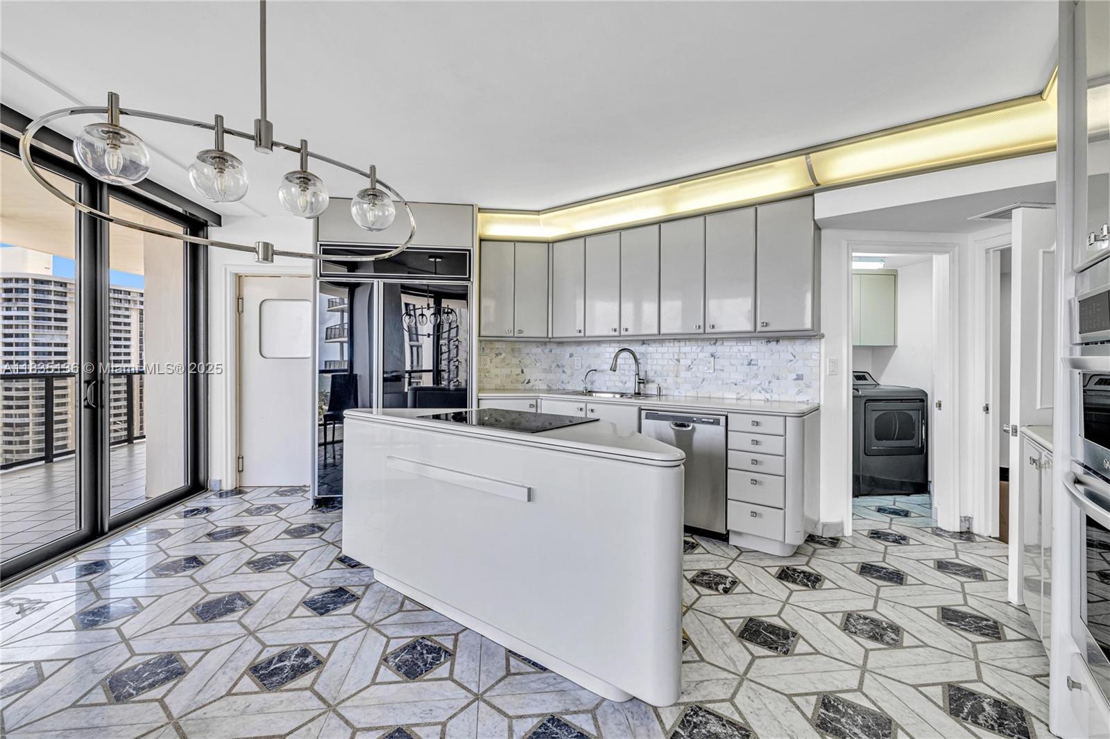 TURNBERRY ISLE SOUTH COND - Residential