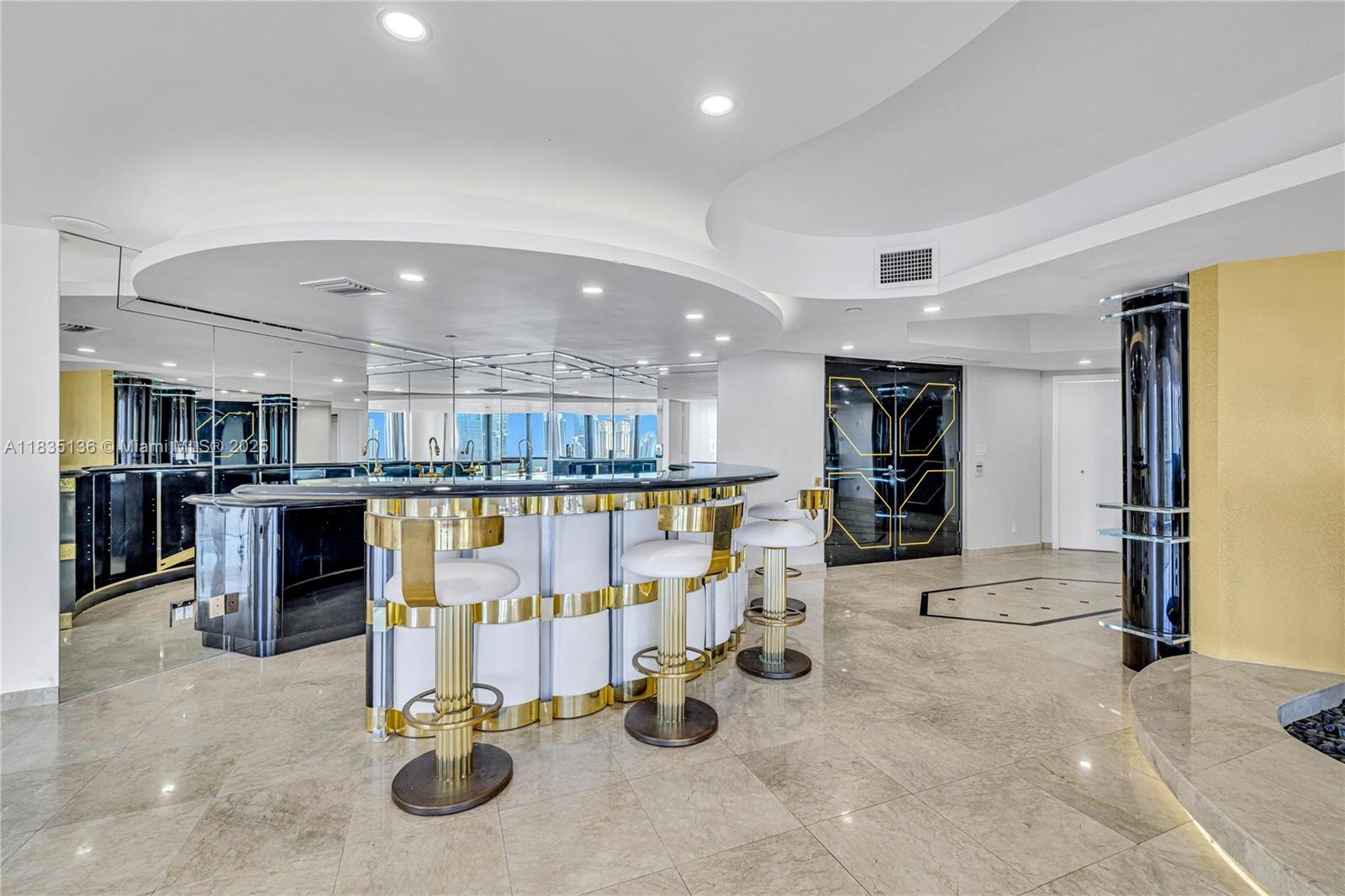 TURNBERRY ISLE SOUTH COND - Residential