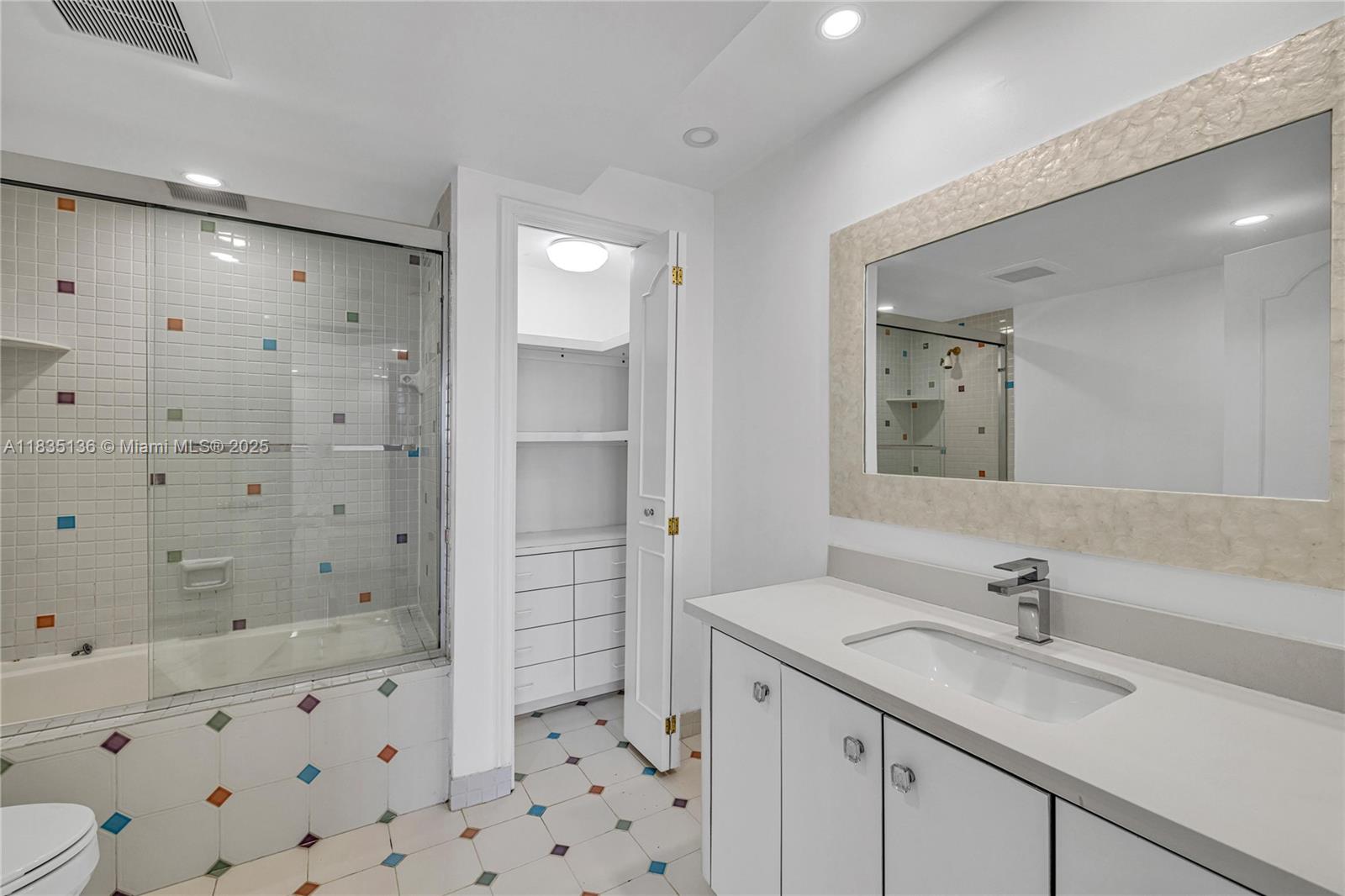 TURNBERRY ISLE SOUTH COND - Residential