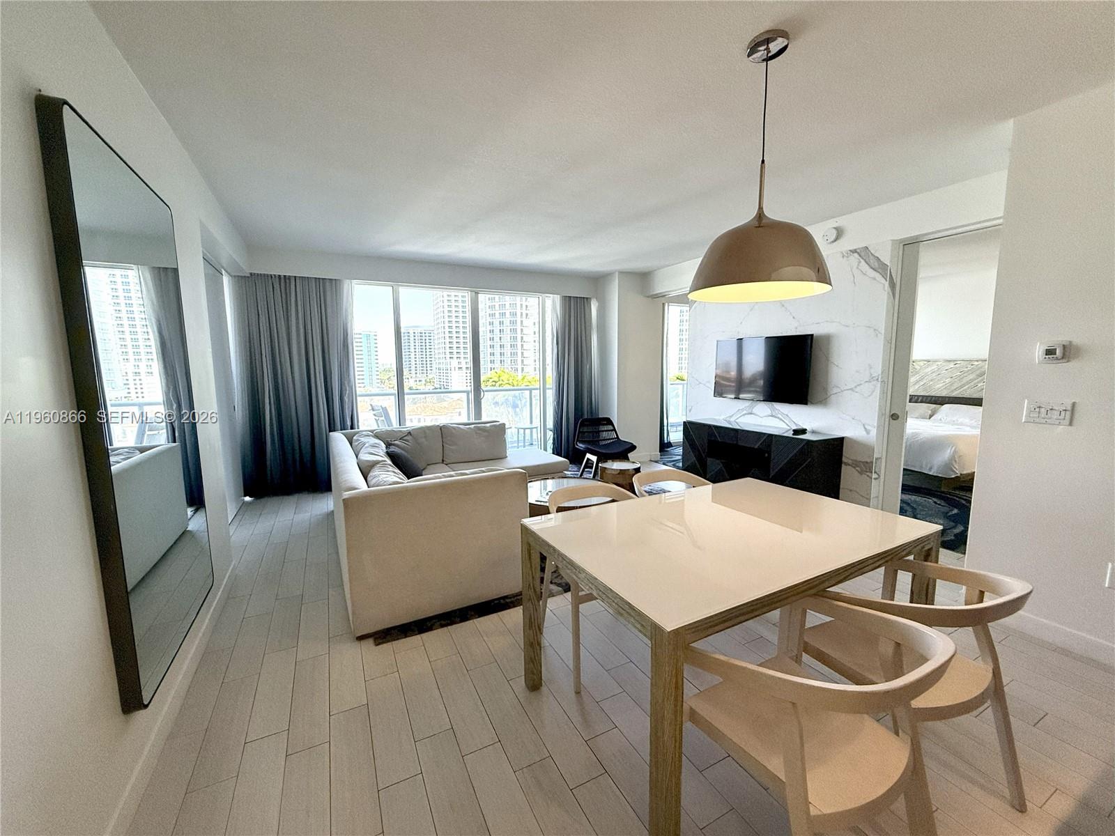 FORT LAUDERDALE RESIDENCE - Residential