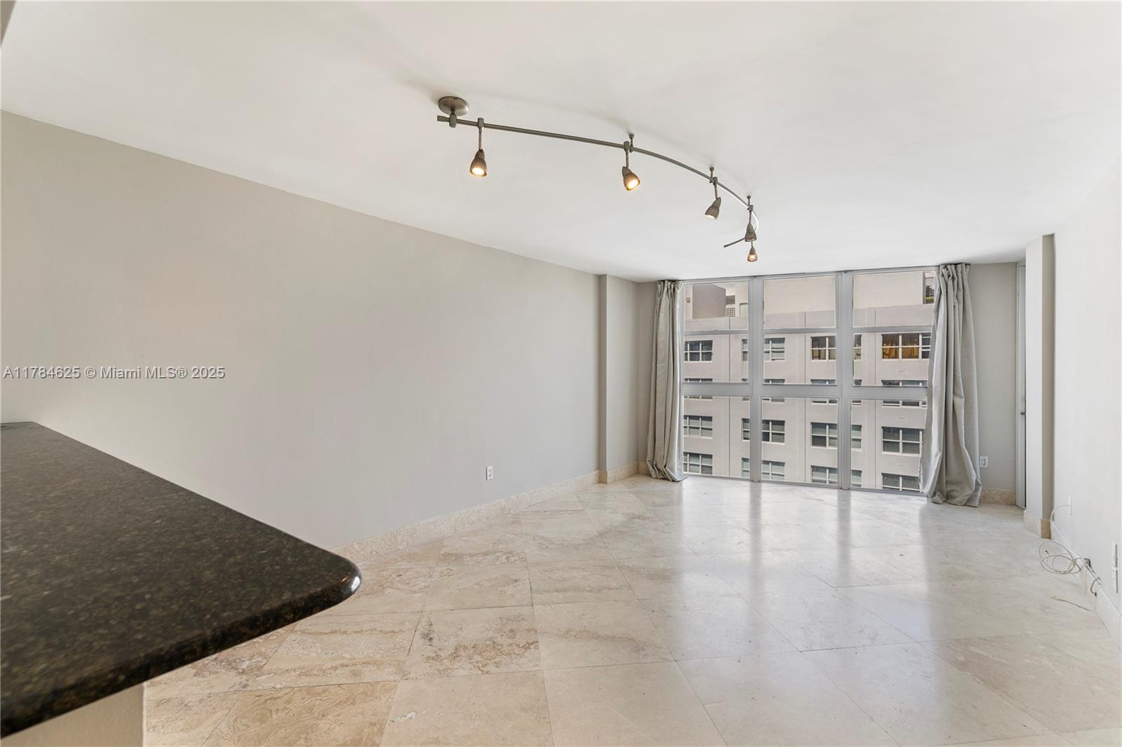 1228 West Ave 1408