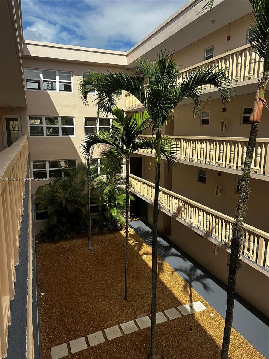 FOURTH GULFSTREAM GARDEN - Residential Lease