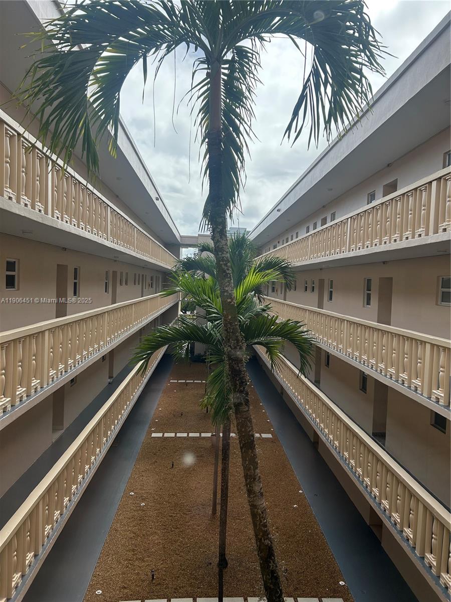 FOURTH GULFSTREAM GARDEN - Residential Lease