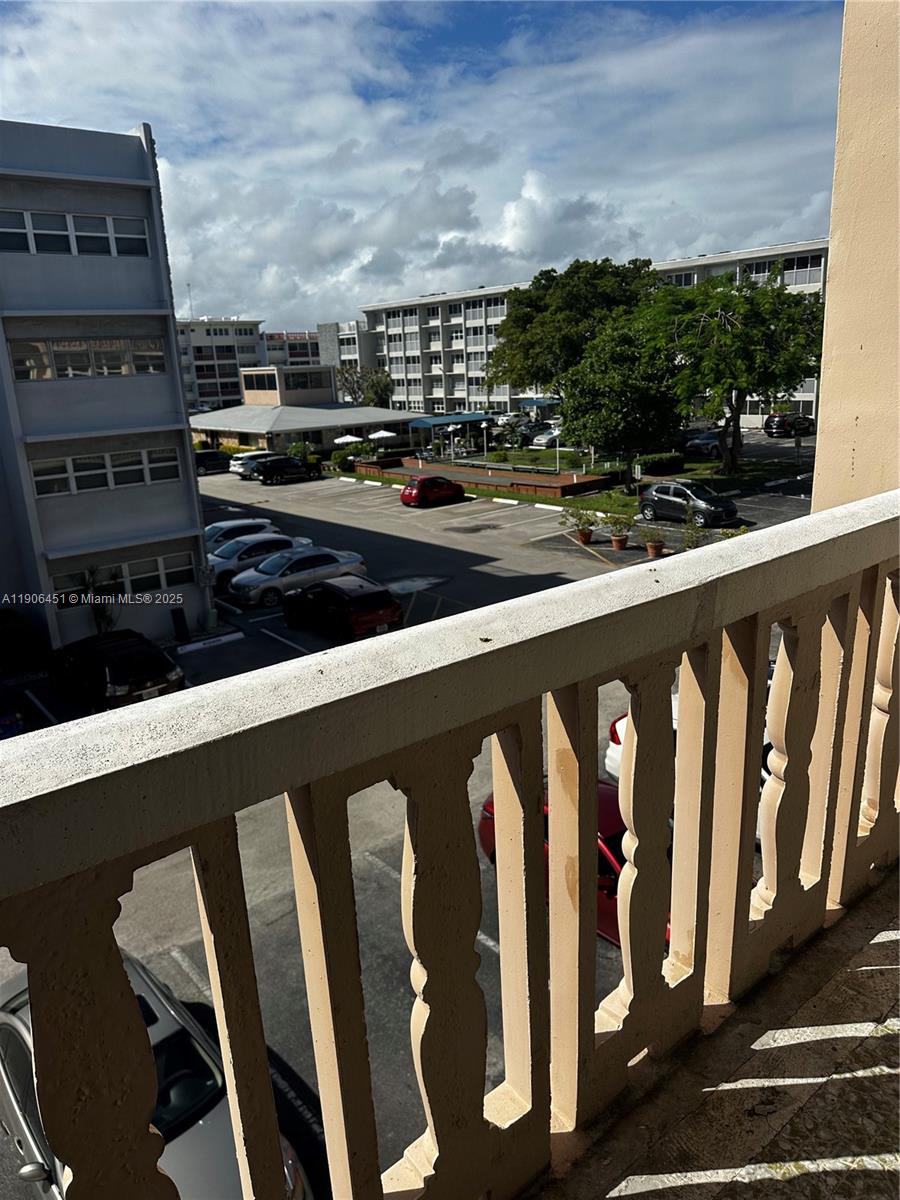 FOURTH GULFSTREAM GARDEN - Residential Lease