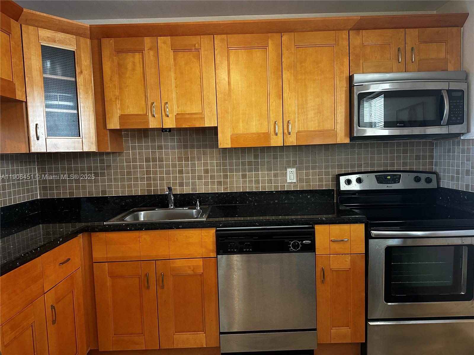 FOURTH GULFSTREAM GARDEN - Residential Lease