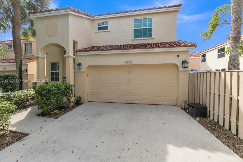 Photo of 10700 NW 12th Ct, Plantation, FL 33322 (MLS # A11913016)
