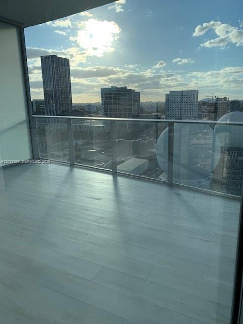 PARAMOUNT MIAMI WORLDCENT - Residential