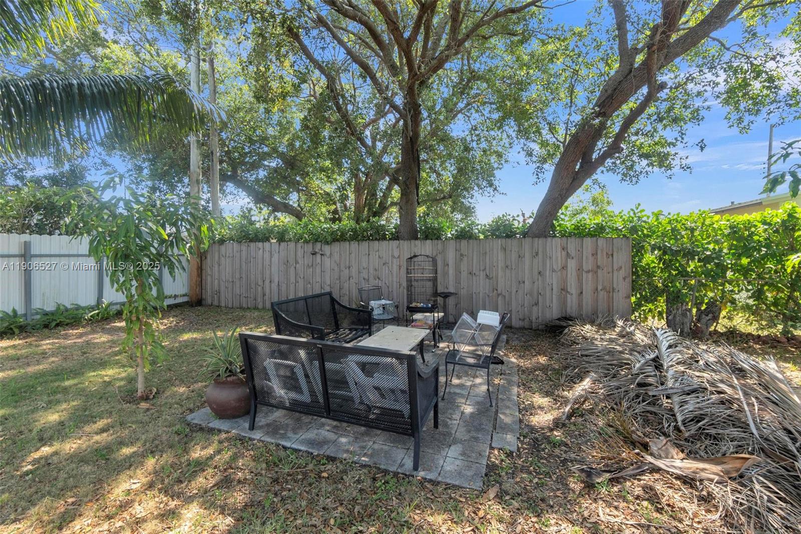 BONNIE BRIAR ESTATES - Residential