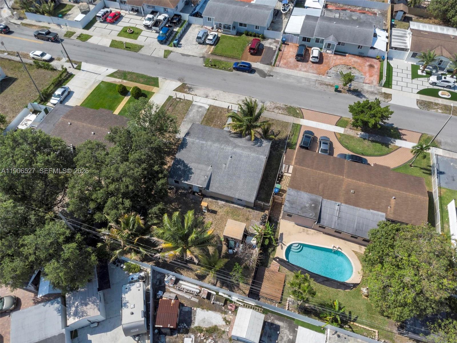 BONNIE BRIAR ESTATES - Residential