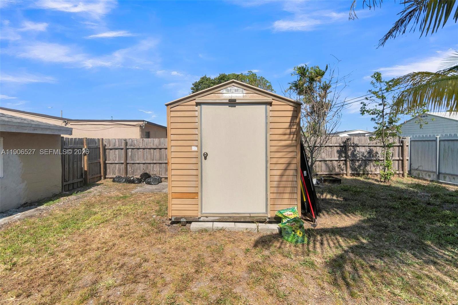 BONNIE BRIAR ESTATES - Residential