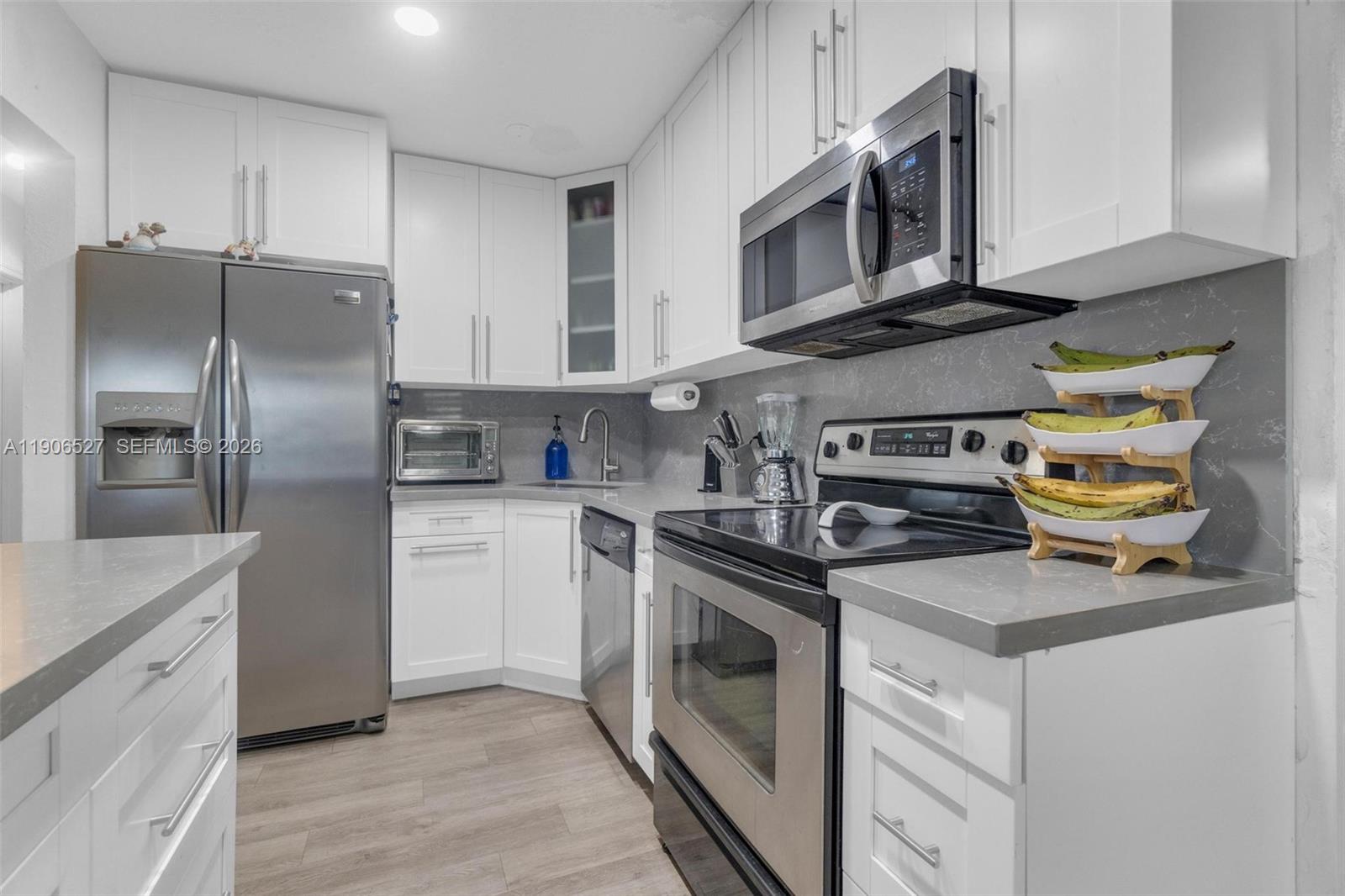 BONNIE BRIAR ESTATES - Residential