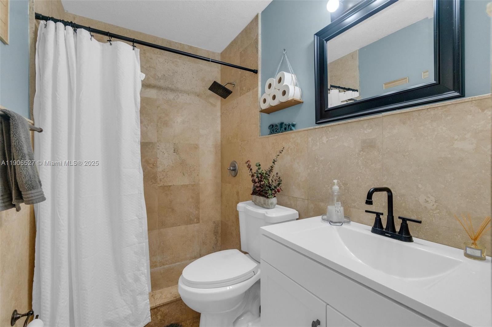 BONNIE BRIAR ESTATES - Residential