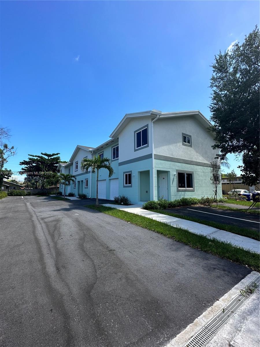 728 NW 2nd Ave