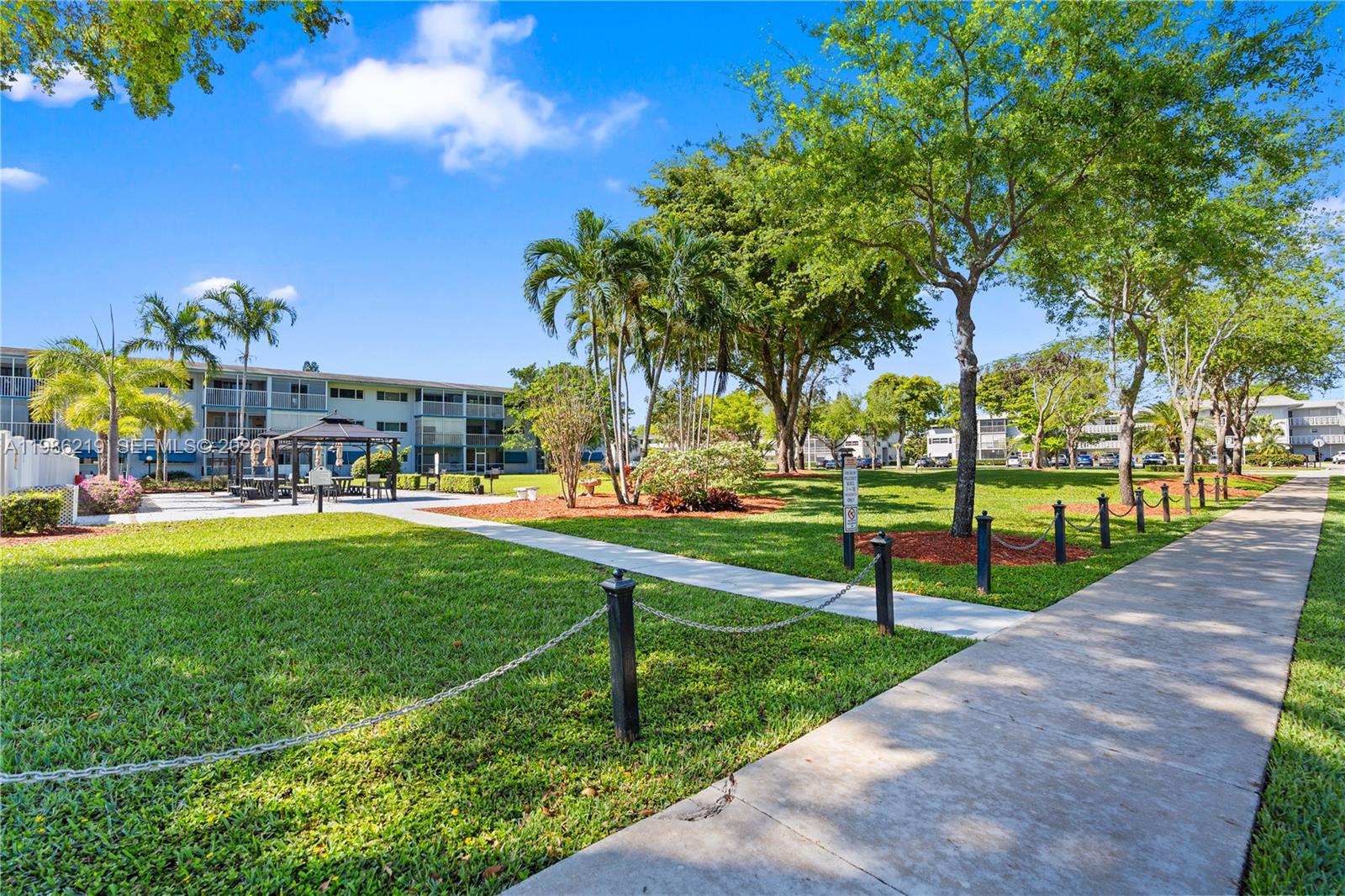 HILLCREST COUNTRY CLUB - Residential