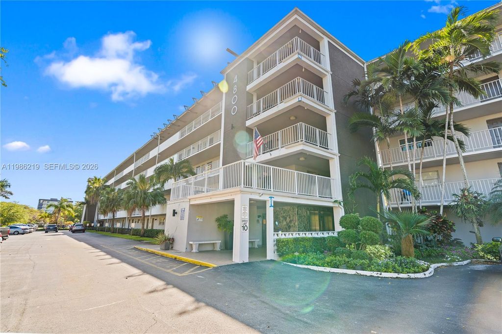 Photo of 4800 Hillcrest Ln #408, Hollywood, FL 33021 (MLS # A11986219)