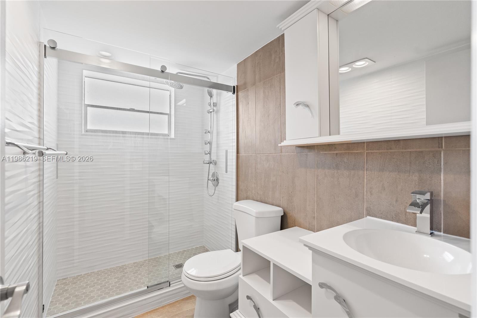 HILLCREST COUNTRY CLUB - Residential