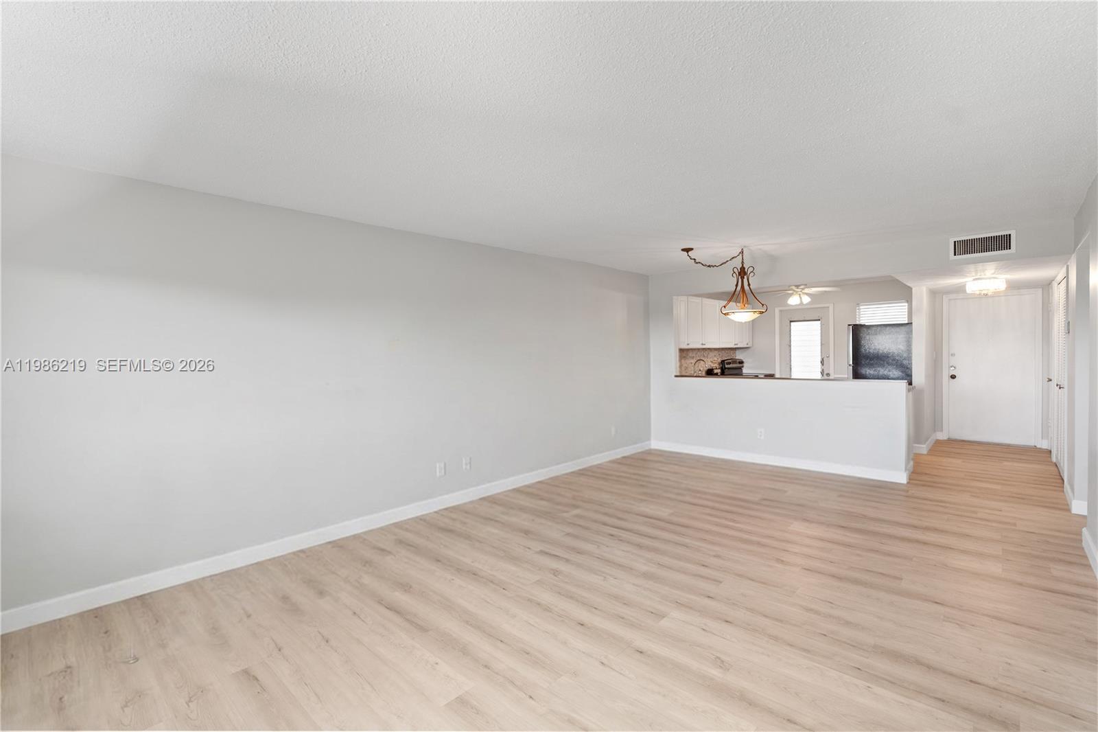 HILLCREST COUNTRY CLUB - Residential