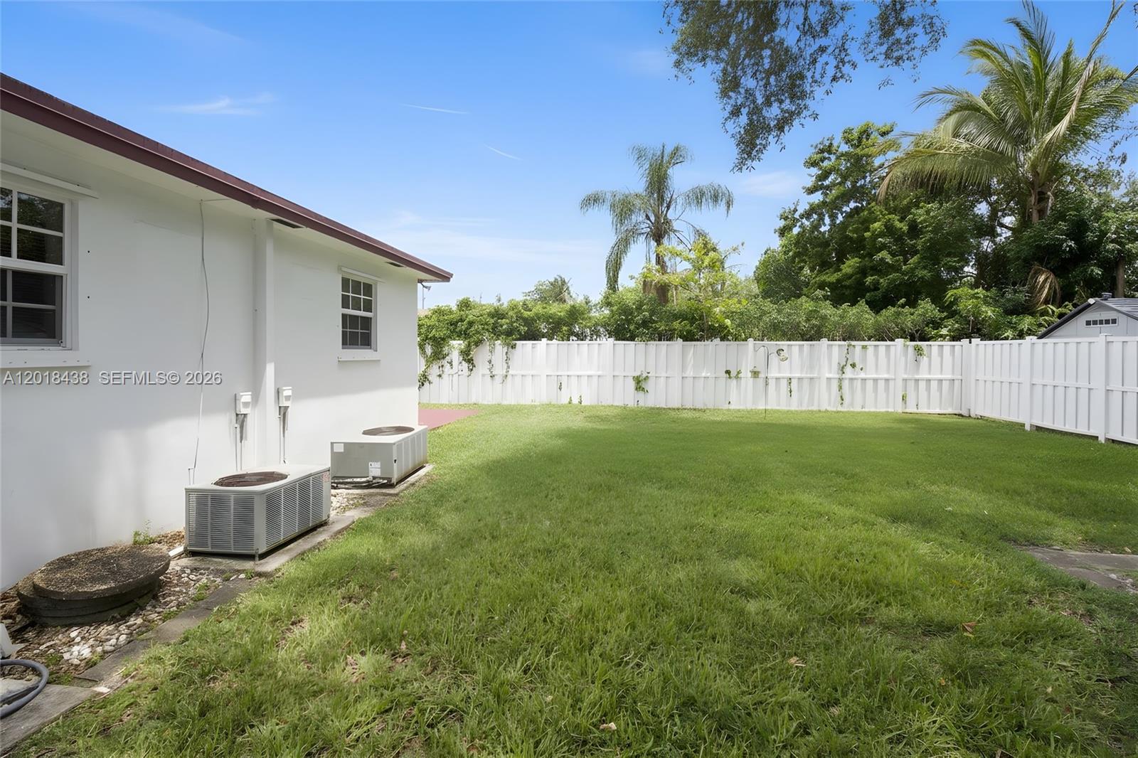 TOWN OF HALLANDALE B-13 - Residential