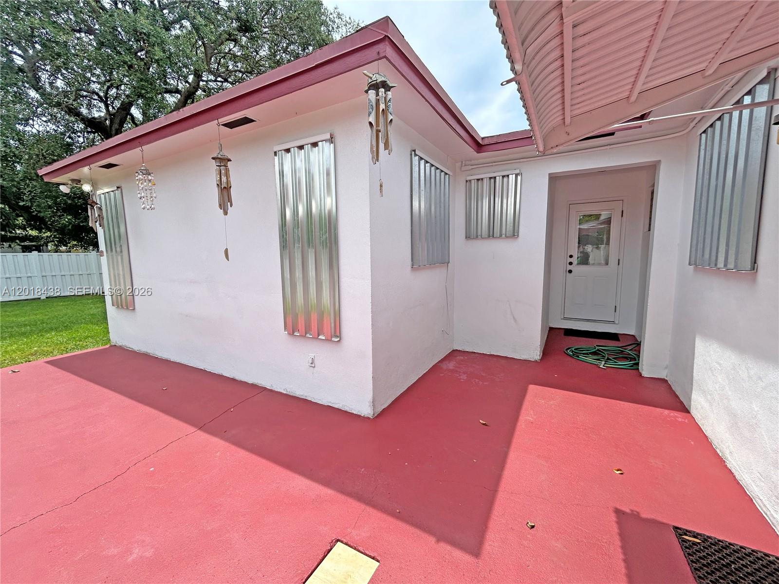 TOWN OF HALLANDALE B-13 - Residential