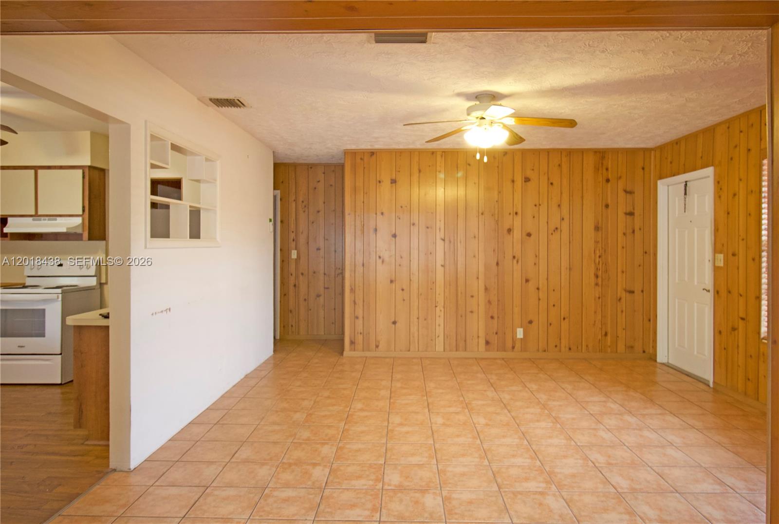 TOWN OF HALLANDALE B-13 - Residential