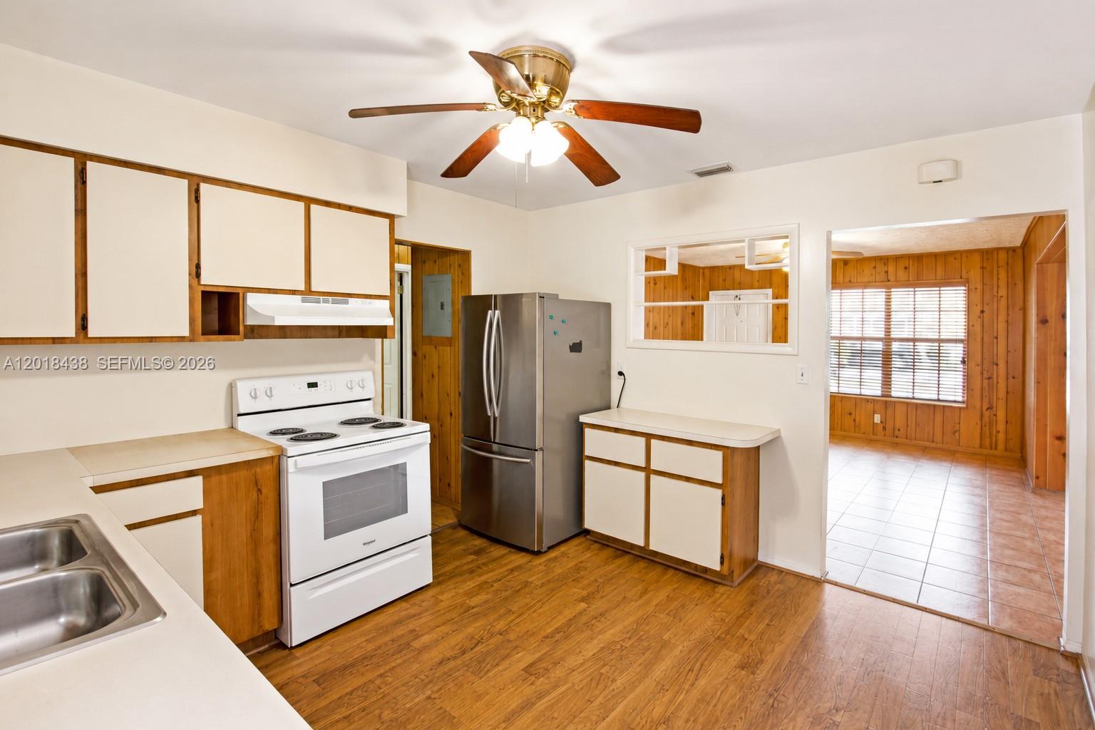 TOWN OF HALLANDALE B-13 - Residential