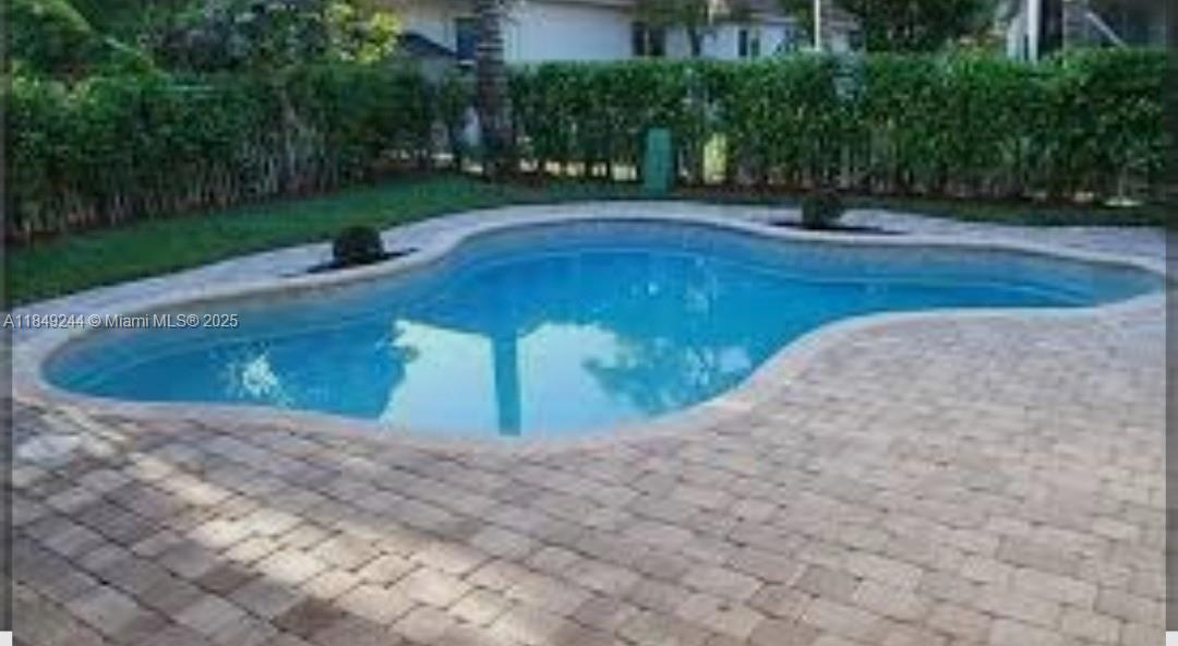 1946 Harbor View Cir