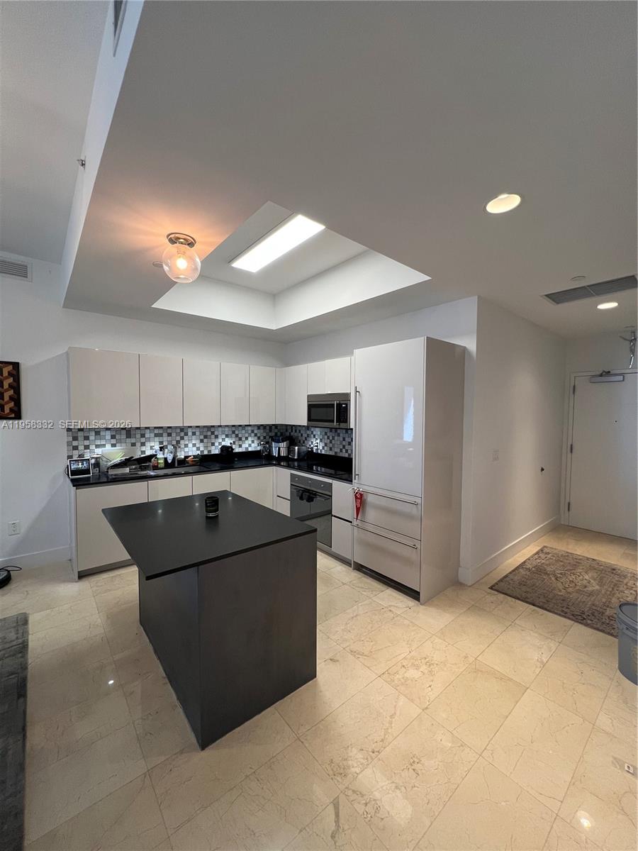 1010 Brickell Ave 4709