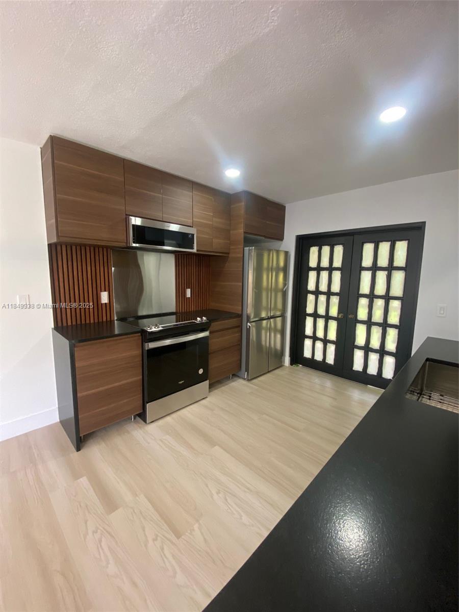 241 Wimbledon Lake Dr 241, Plantation, FL, 33324/$240,000 4 241 Wimbledon Lake Dr 241