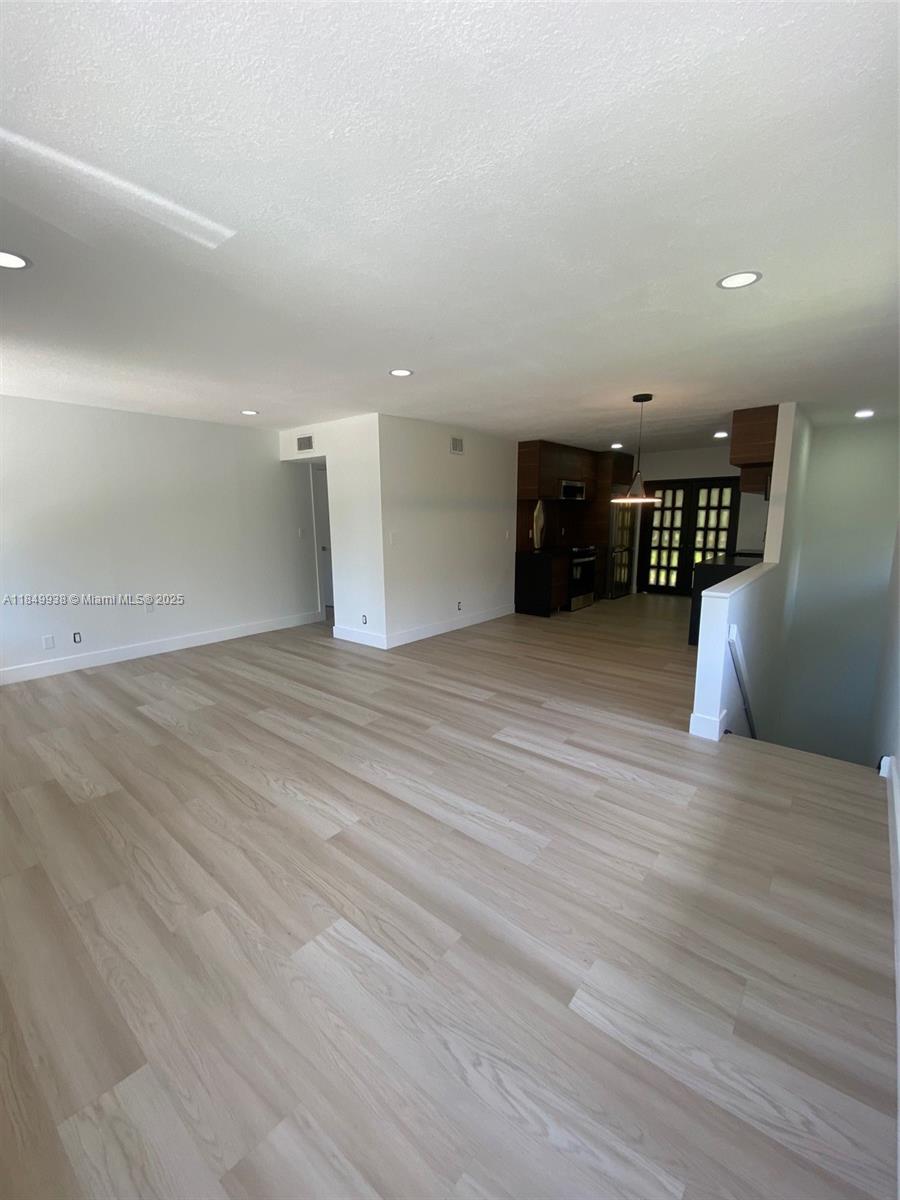 WIMBLEDON AT JACARANDA CO - Residential