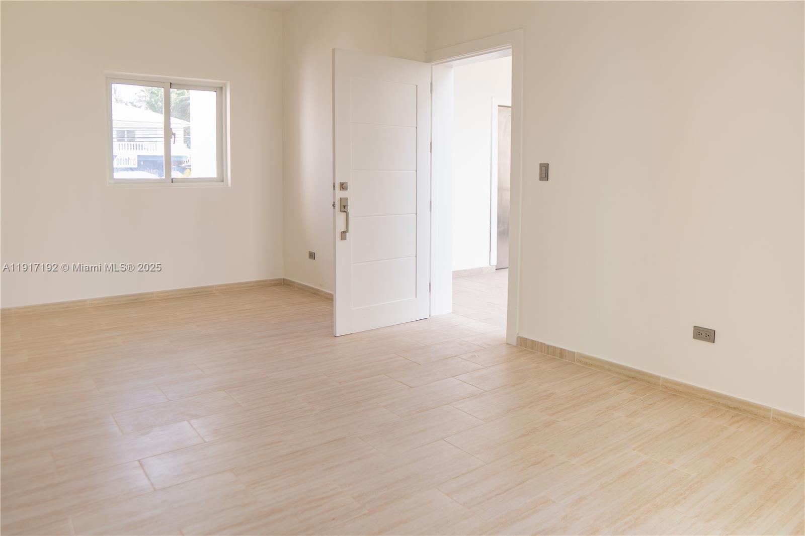 E RESIDENCIAL MAPLE BEACH AV ALEMANIA A101