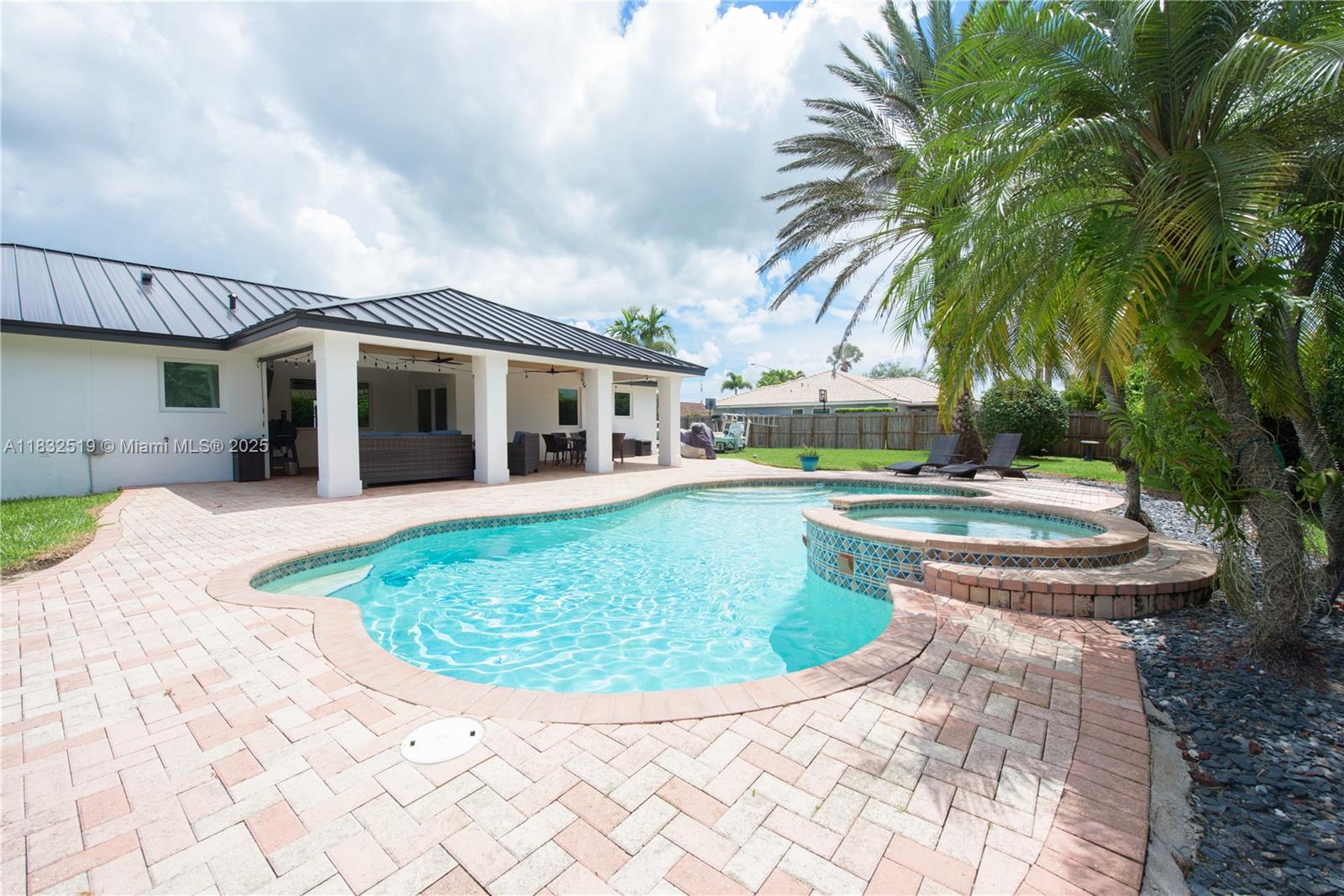 AVOCADO JUNCTION - Residential