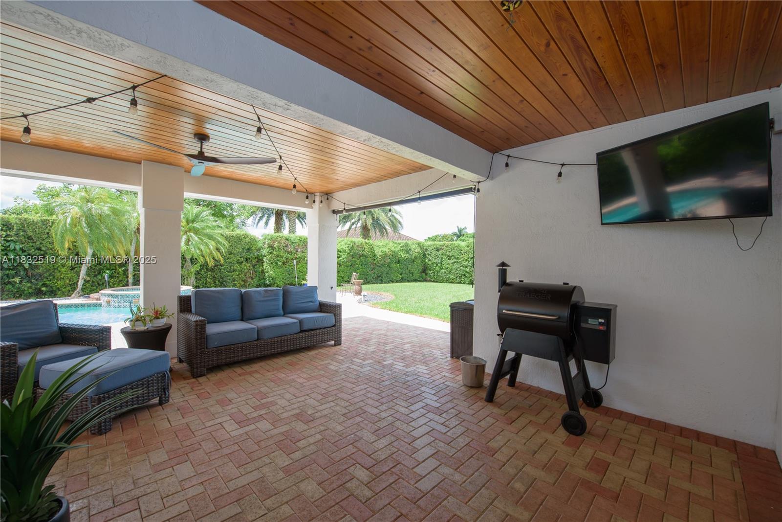 AVOCADO JUNCTION - Residential