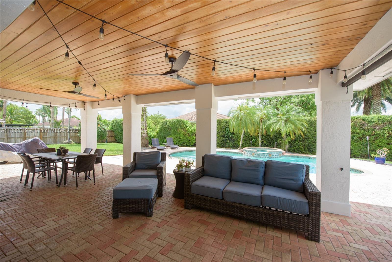 AVOCADO JUNCTION - Residential