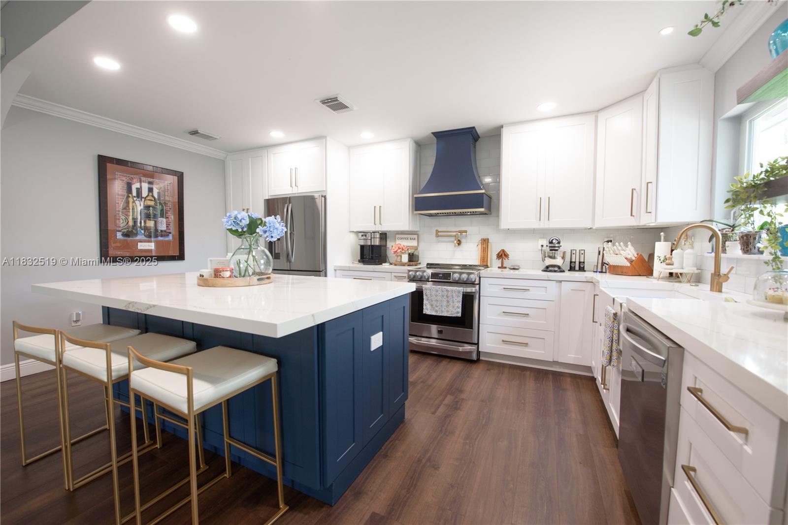 AVOCADO JUNCTION - Residential