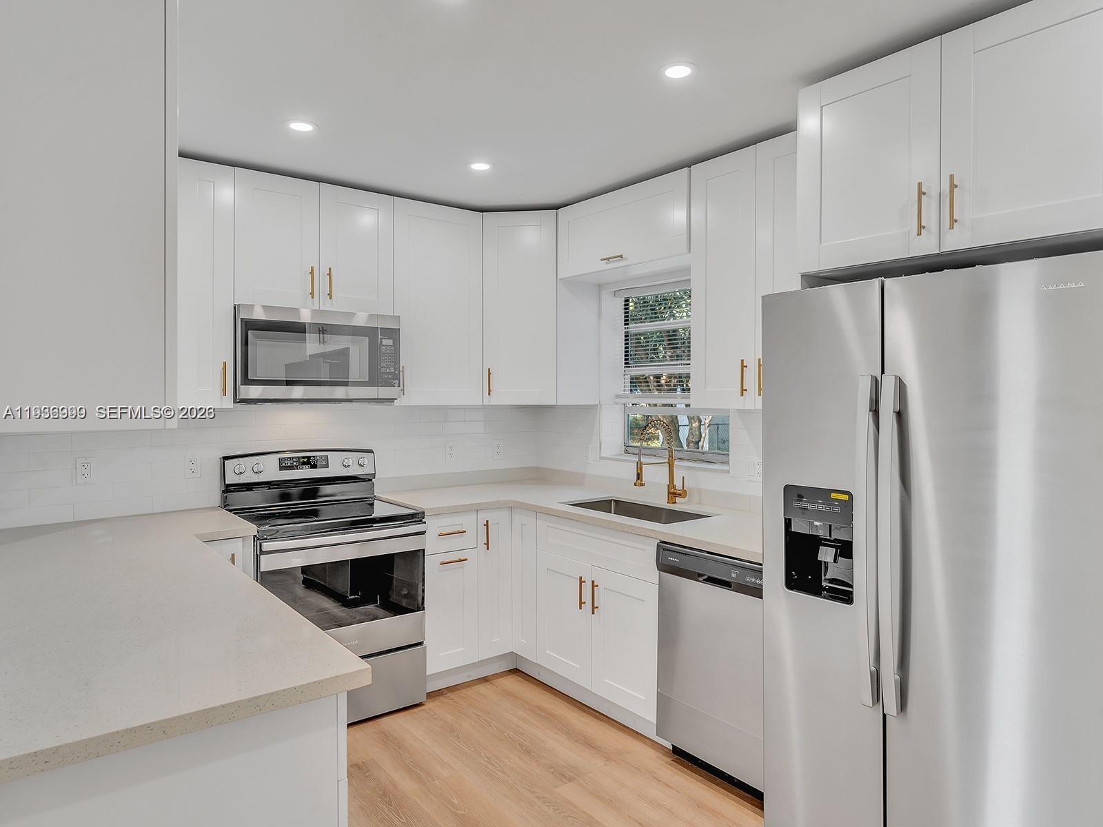 LAUDERDALE MANORS ADD-REV - Residential