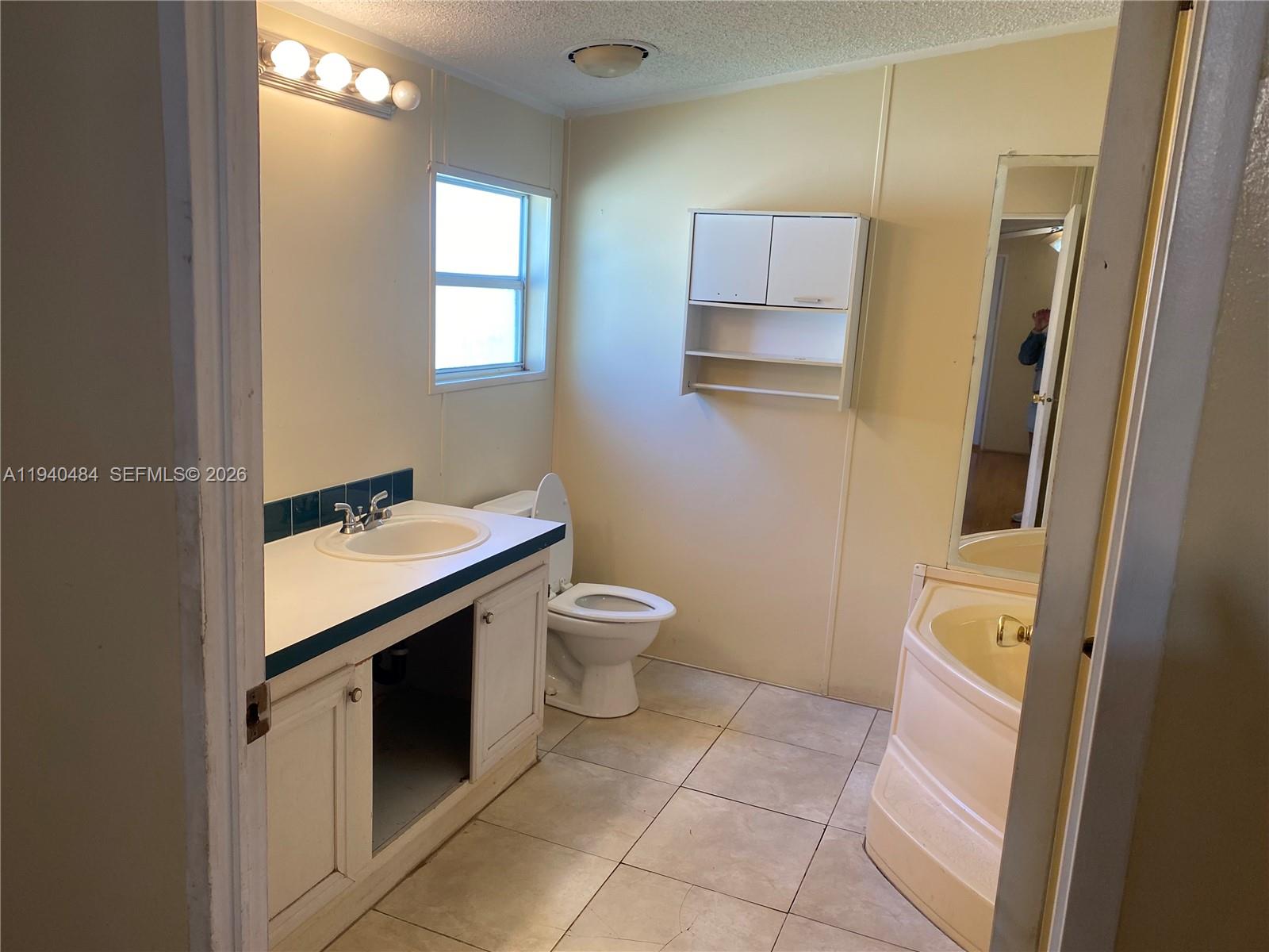 6800 NW 39th Ave #190, Coconut Creek, FL, 33073/$155,000 3 6800 NW 39th Ave #190