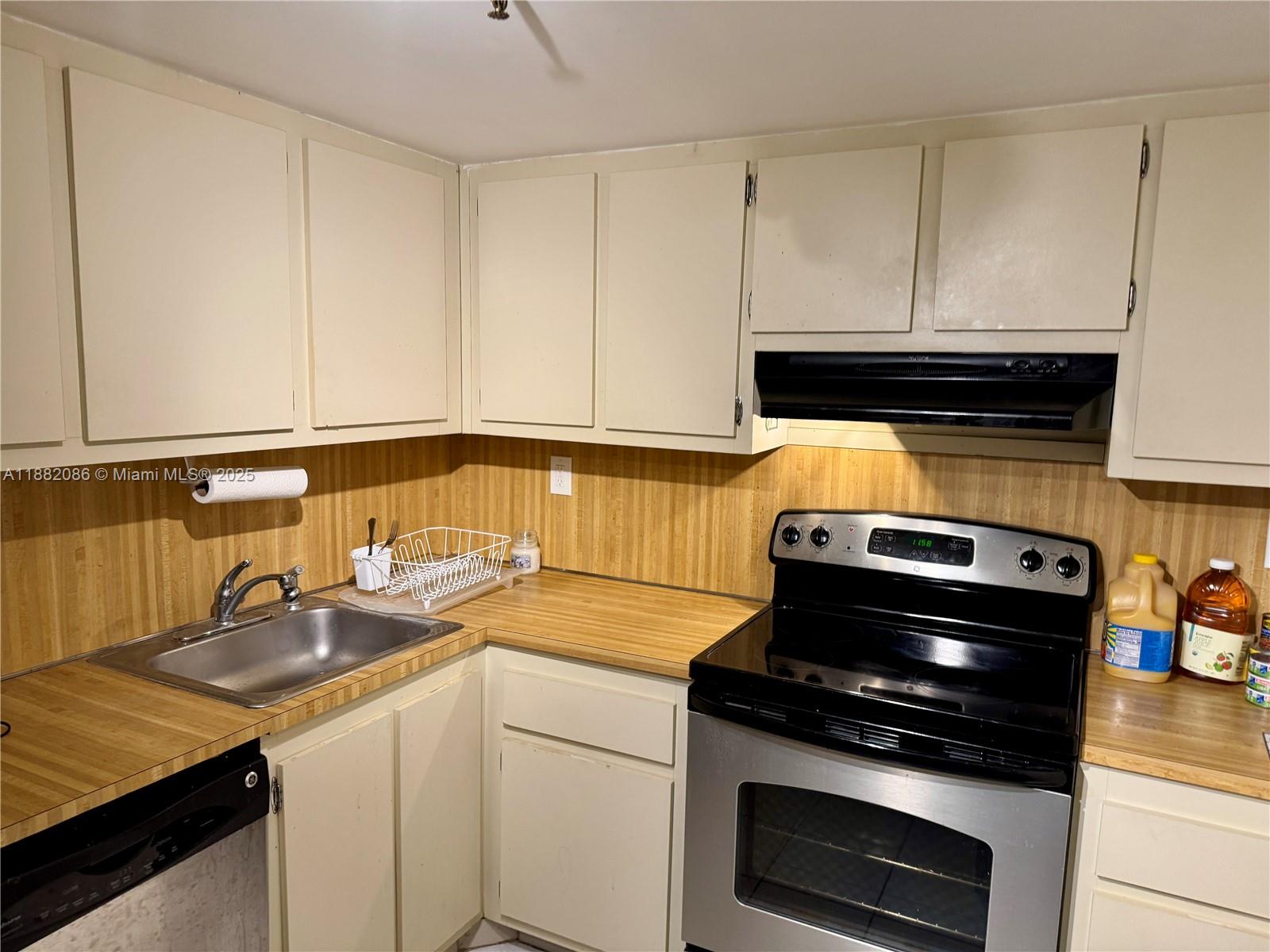 THE RIVIERA CONDO - Residential