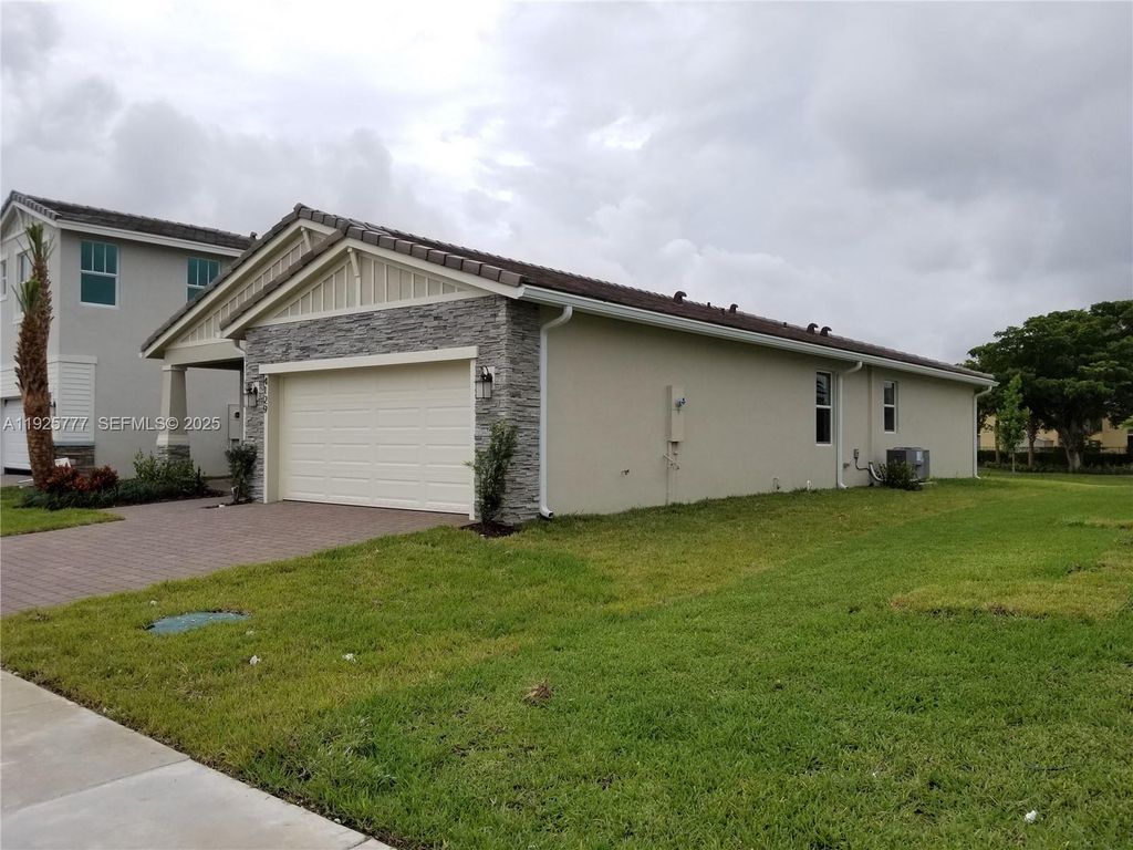 Photo of 4129 Marina Way #4129, Deerfield Beach, FL 33064 (MLS # A11925777)