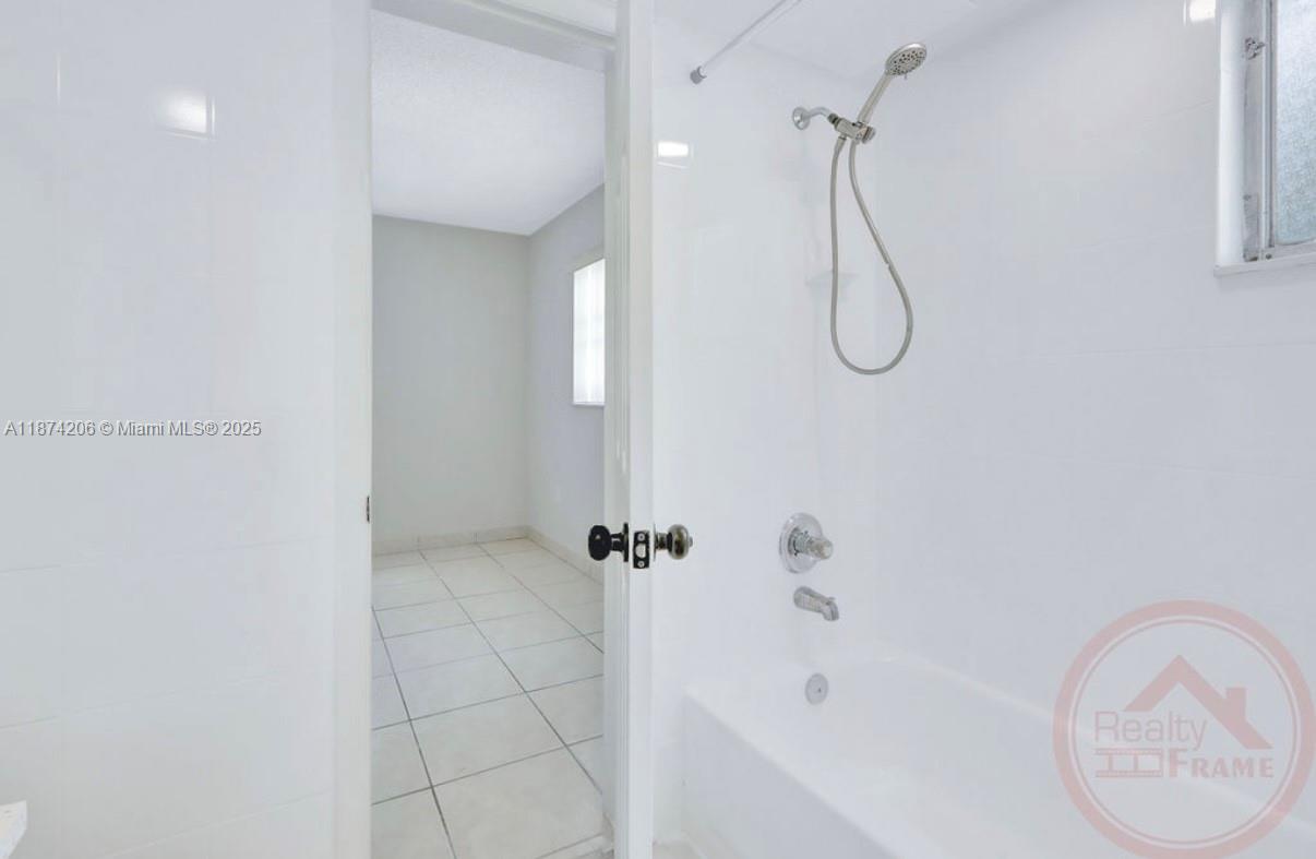 LA BAHIA CONDO - Residential