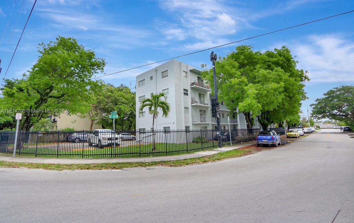 LA BAHIA CONDO - Residential