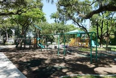 LA BAHIA CONDO - Residential