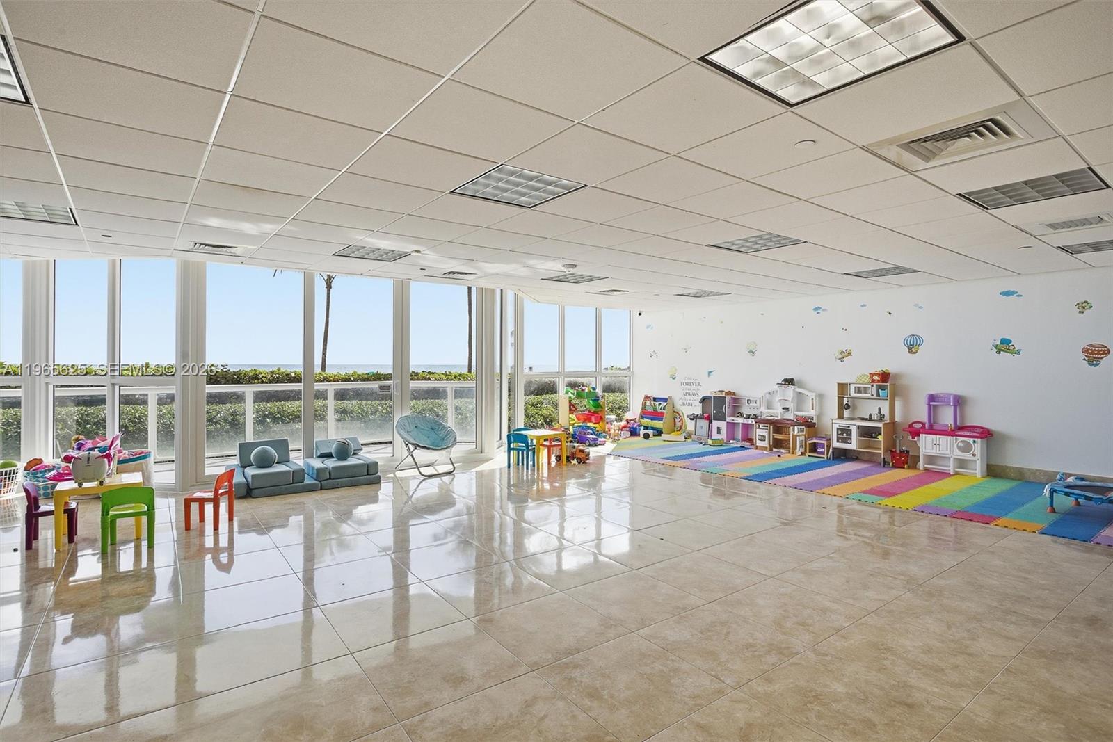 OCEANIA I CONDO - Residential