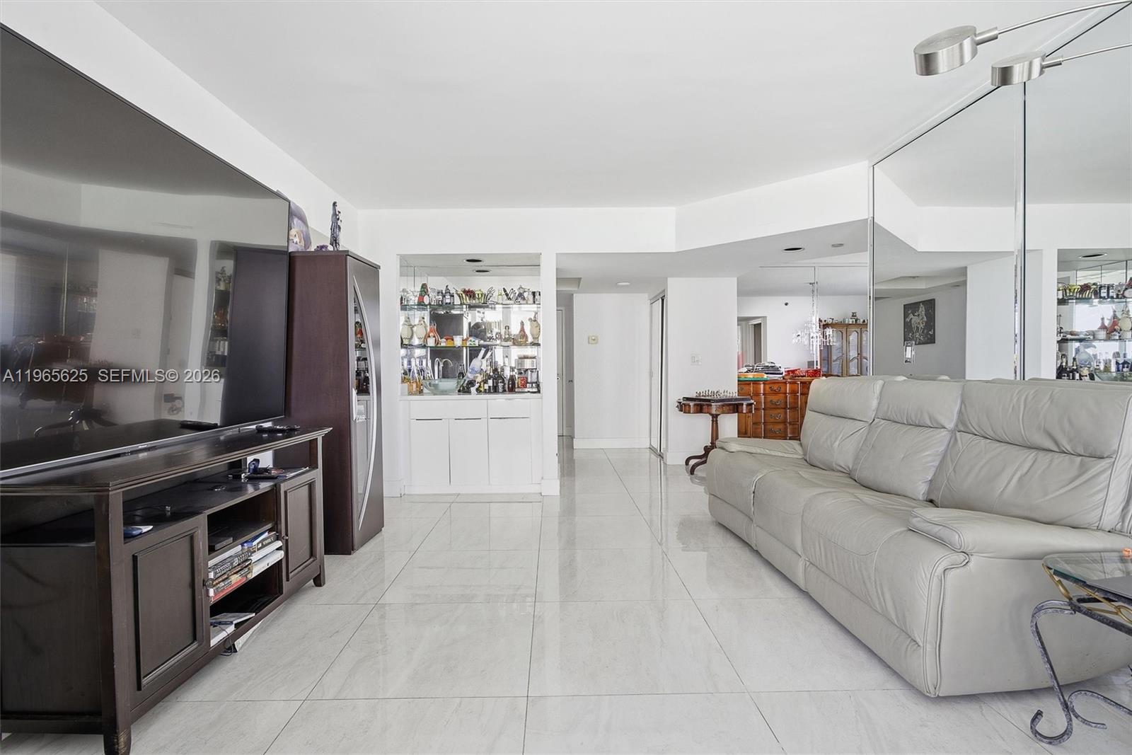 OCEANIA I CONDO - Residential